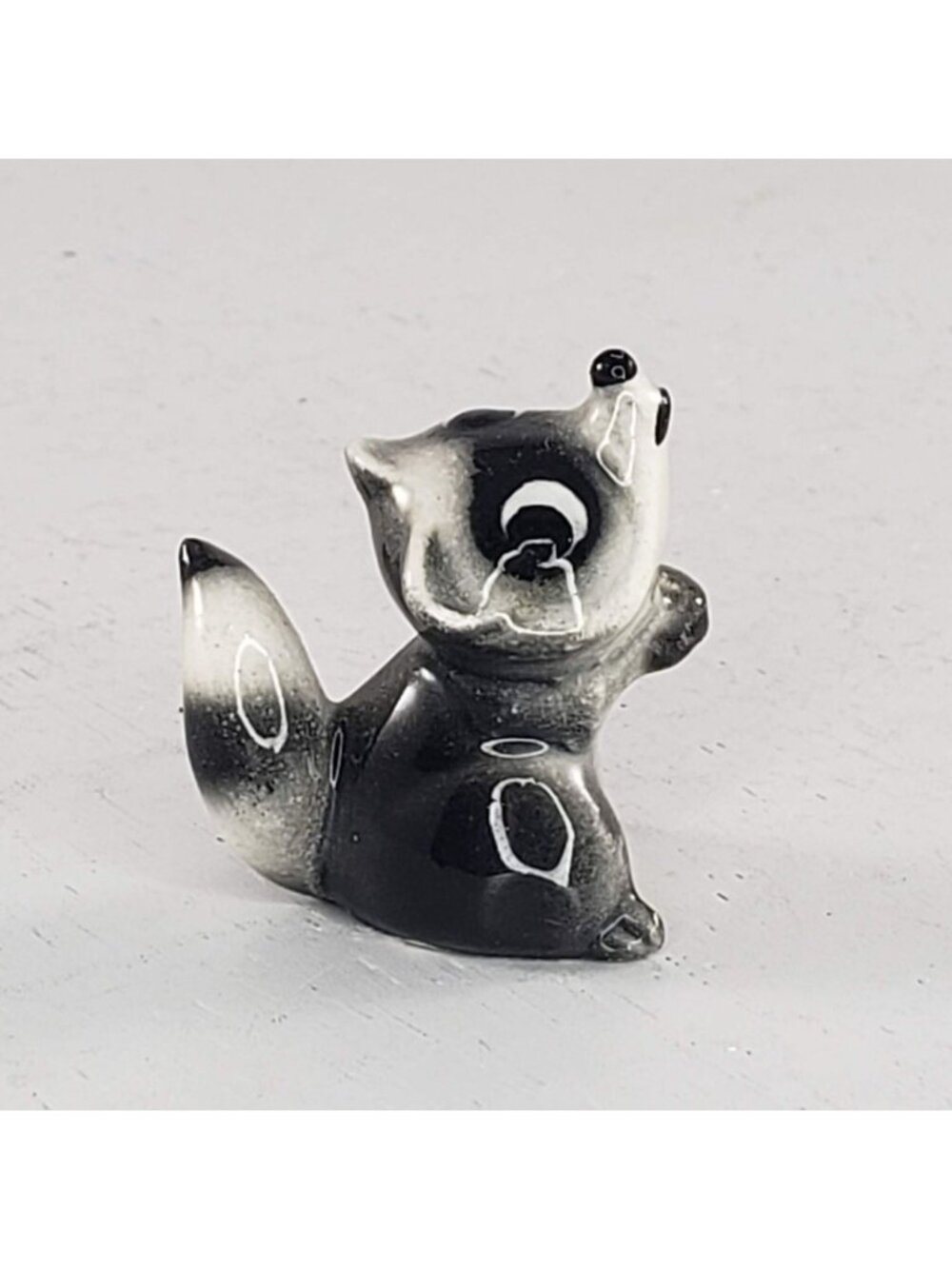 Hagen Renaker Raccoon Baby Nose Up Black Miniature Figurine Older Version